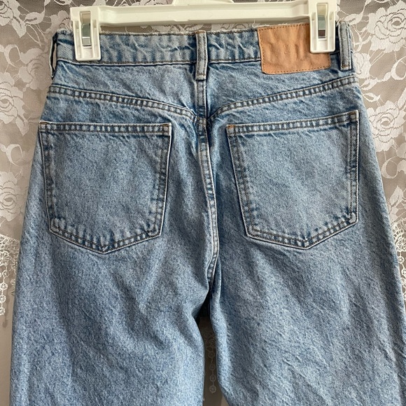 Zara Mom Jeans - Picture 2 of 5